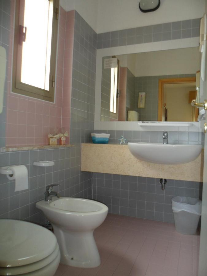 ריצ'יונה Hotel Clara מראה חיצוני תמונה