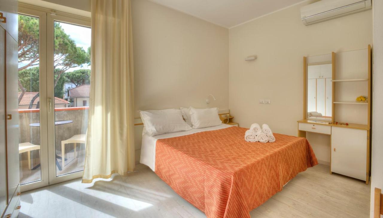 ריצ'יונה Hotel Clara מראה חיצוני תמונה