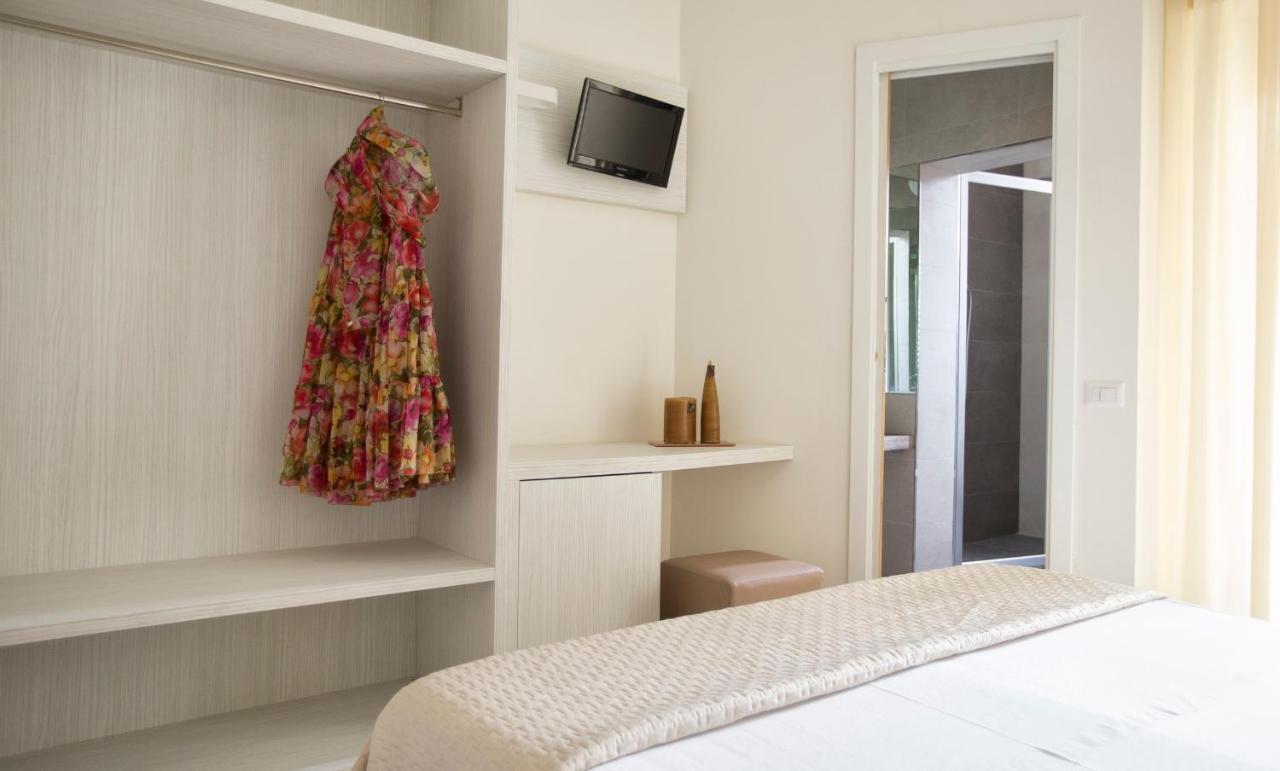 ריצ'יונה Hotel Clara מראה חיצוני תמונה