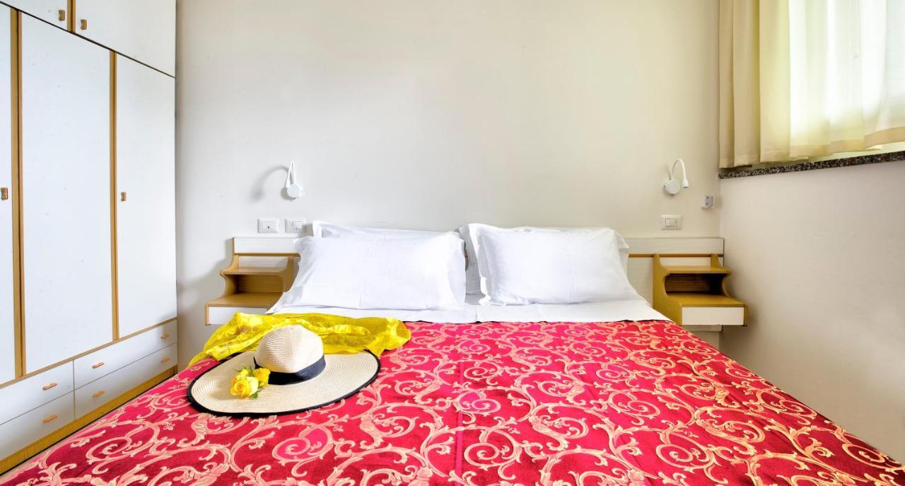 ריצ'יונה Hotel Clara מראה חיצוני תמונה