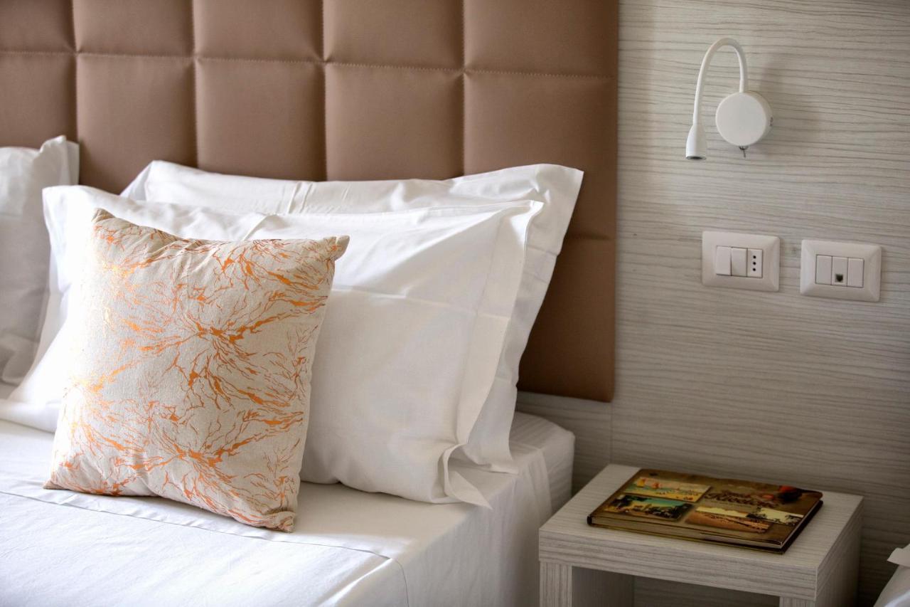 ריצ'יונה Hotel Clara מראה חיצוני תמונה
